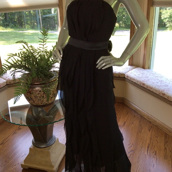 White by Vera Wang ruffle strapless gown size 0 - Picture 2 of 7